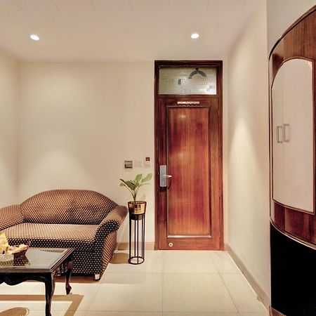 Empire Suites, Нью-Делі Екстер'єр фото