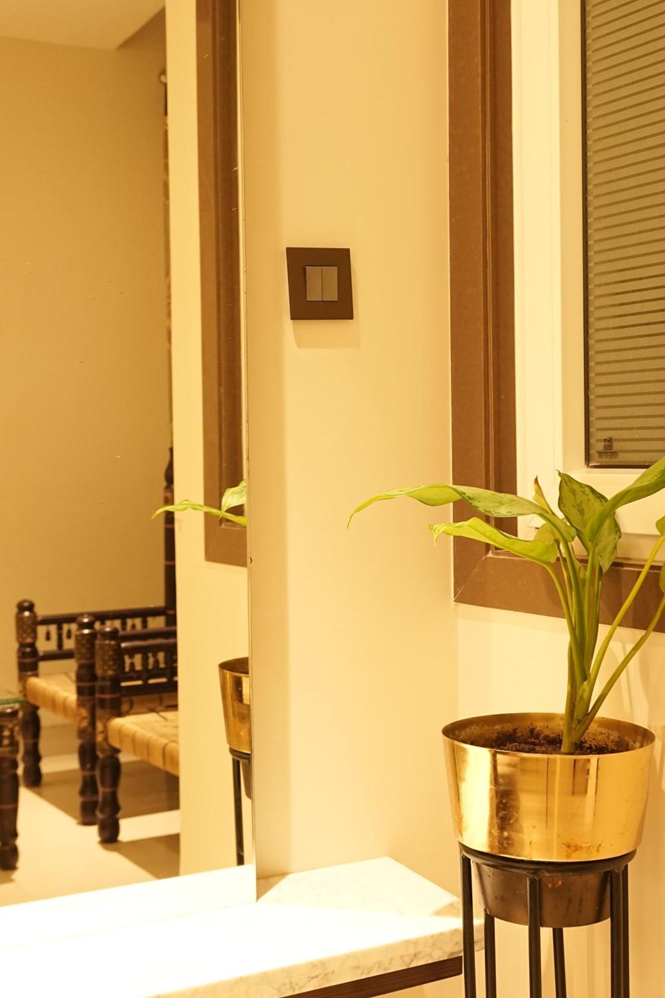 Empire Suites, Нью-Делі Екстер'єр фото