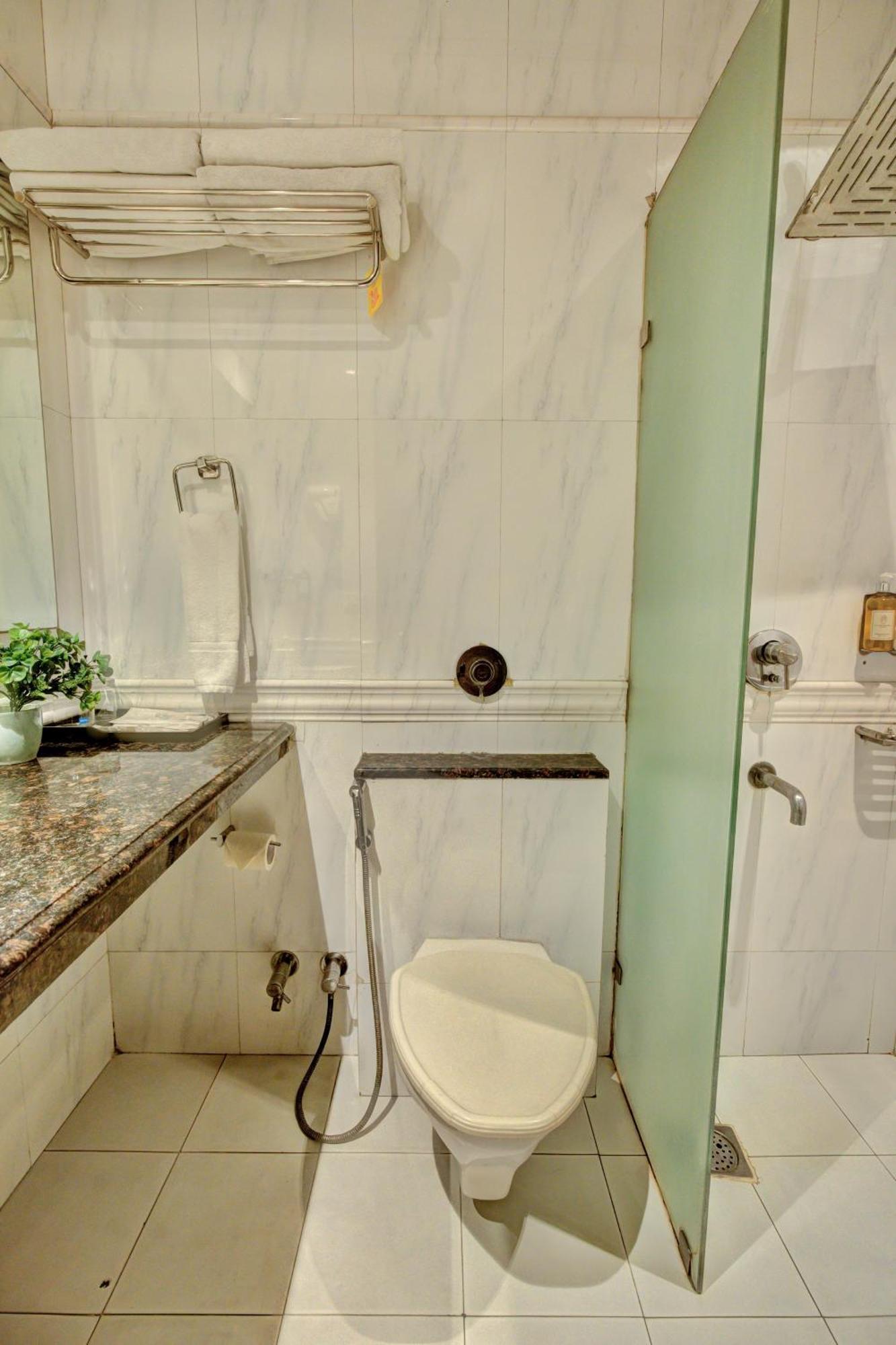 Empire Suites, Нью-Делі Екстер'єр фото